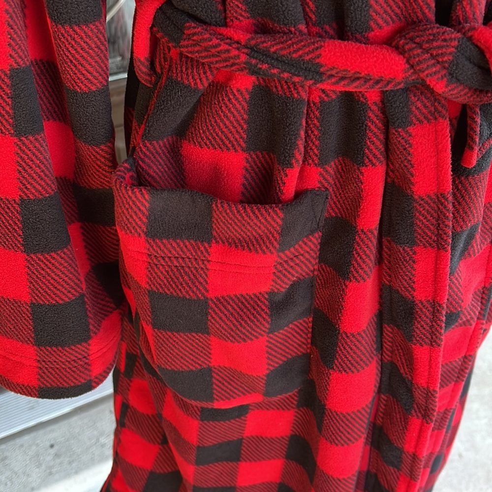 Robe - Picture 5 of 8